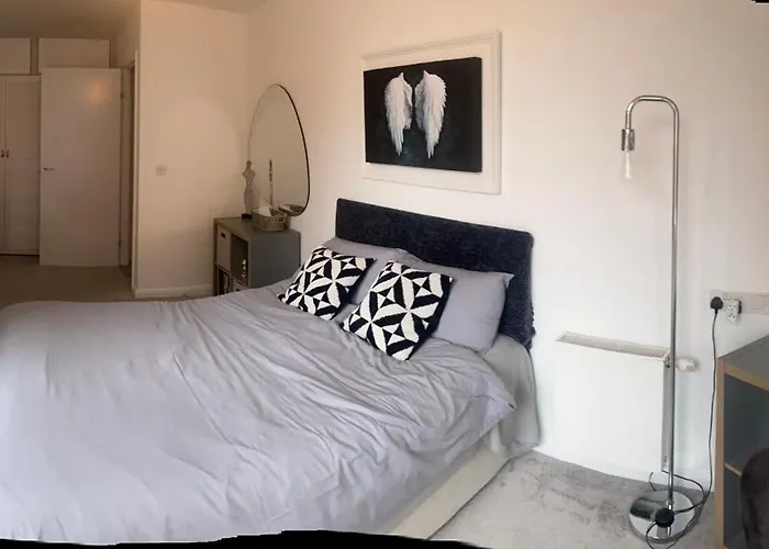 Ivy Boutique Room